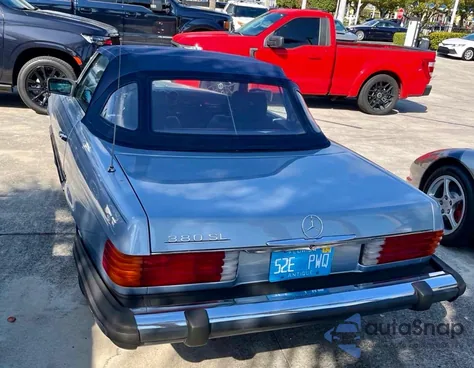 1982 Merz 380 Sl Blue z USA, uszkodzony, nr VIN WDBBA45A5CB018645